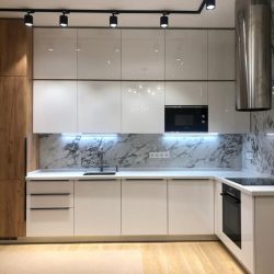 kuhnya-pod-potolok_02